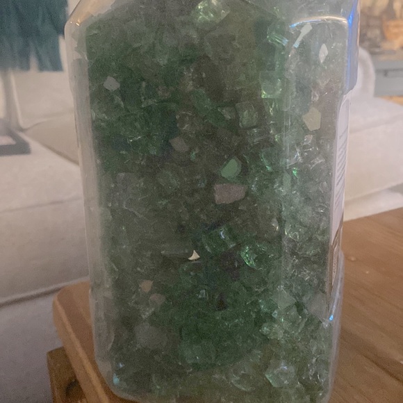 New! HOMEGLOW Reflective Tempered Fire Glass, 1/2” in Jade - Pickup Only! - Picture 7 of 9